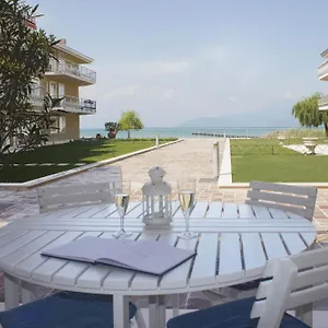  Apartment La Reggia