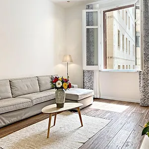 https://palermo-blu-palazzo-pirrotta.palermohotels.org